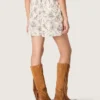 Shorts de mujer en popelín de algodón blanco y negro con estampado floral
