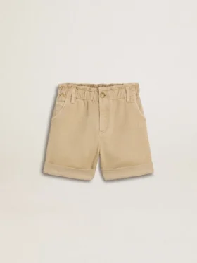 Shorts para niñas color arena con logotipo bordado