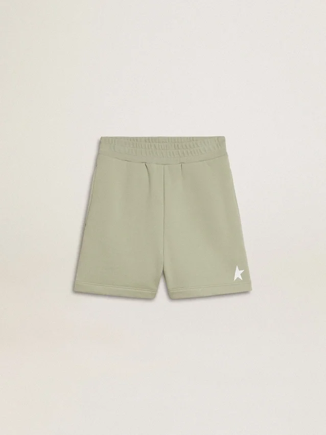 Shorts verde claro con estrella blanca