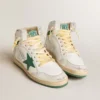 Sky-Star en cuero blanco con estrella de cuero verde