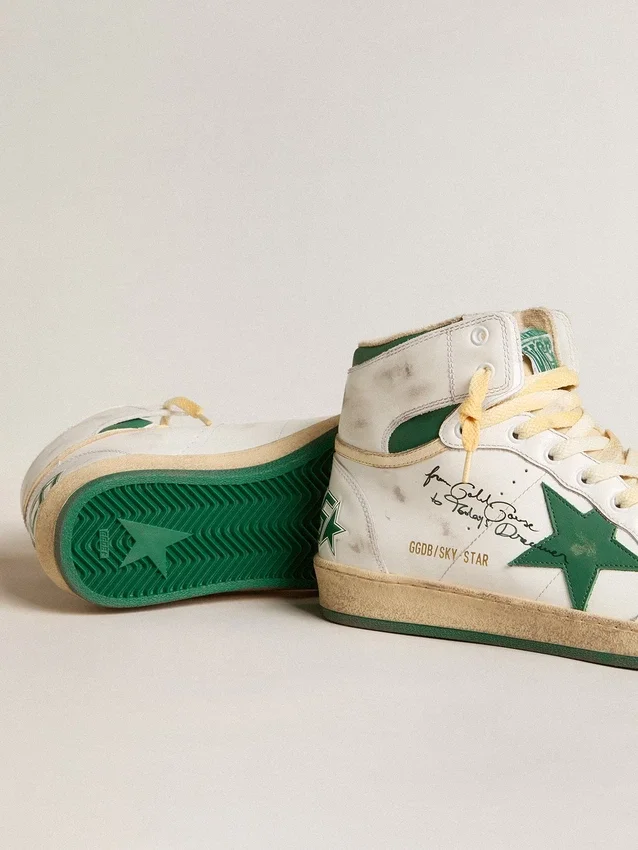 Sky-Star en cuero blanco con estrella de cuero verde