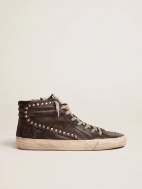 Slide para hombre negro con tachuelas