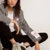 Slide para mujer con estrella de gamuza gris hielo y detalle blanco