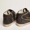 Slide para mujer negra con tachuelas
