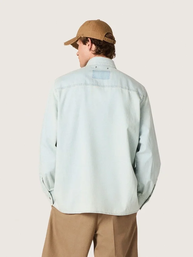 Sobrecamiseta para hombre en denim azul claro
