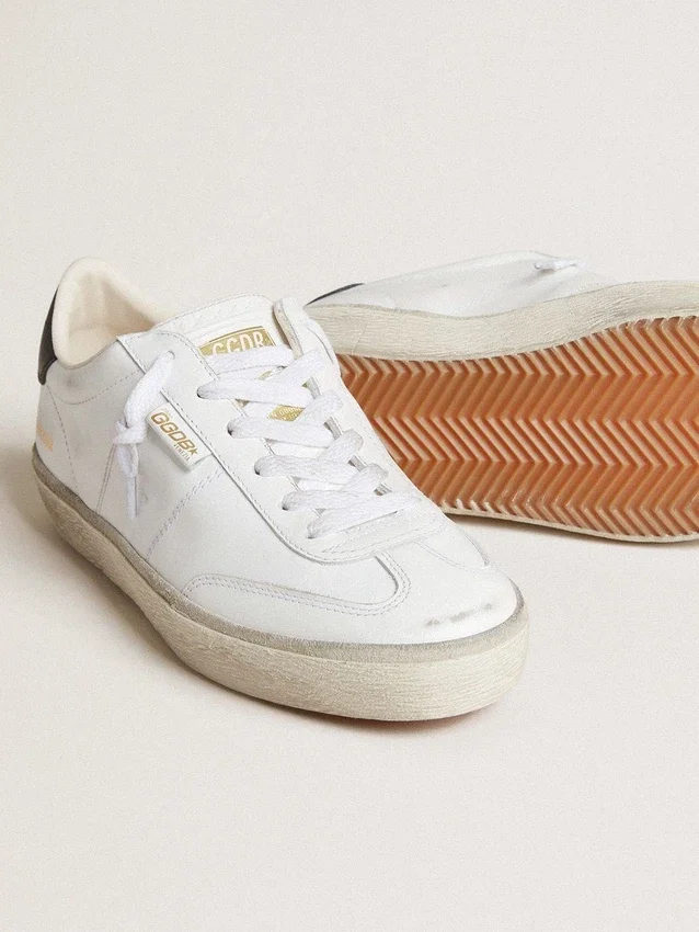Soul Star para mujer en cuero blanco con lengüeta del talón de cuero negro