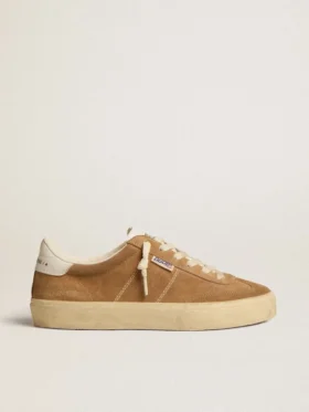 Soul Star para mujer en gamuza color camel con lengüeta y talonera de cuero blanco