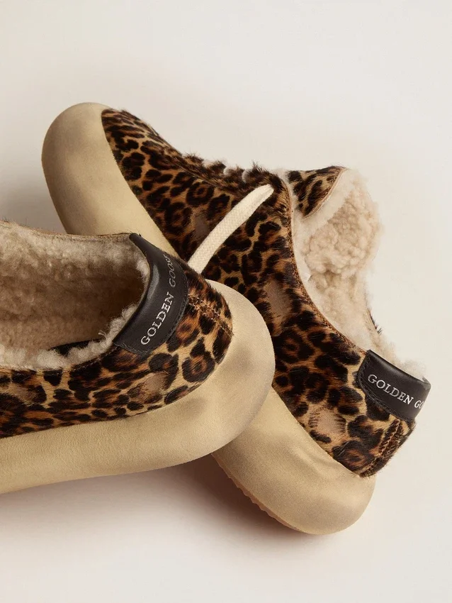 Zapatos Space-Star para mujer en piel de potro con estampado animal y forro de piel de oveja