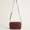 Star Bag en cuero rojo vino con estrella tono sobre tono