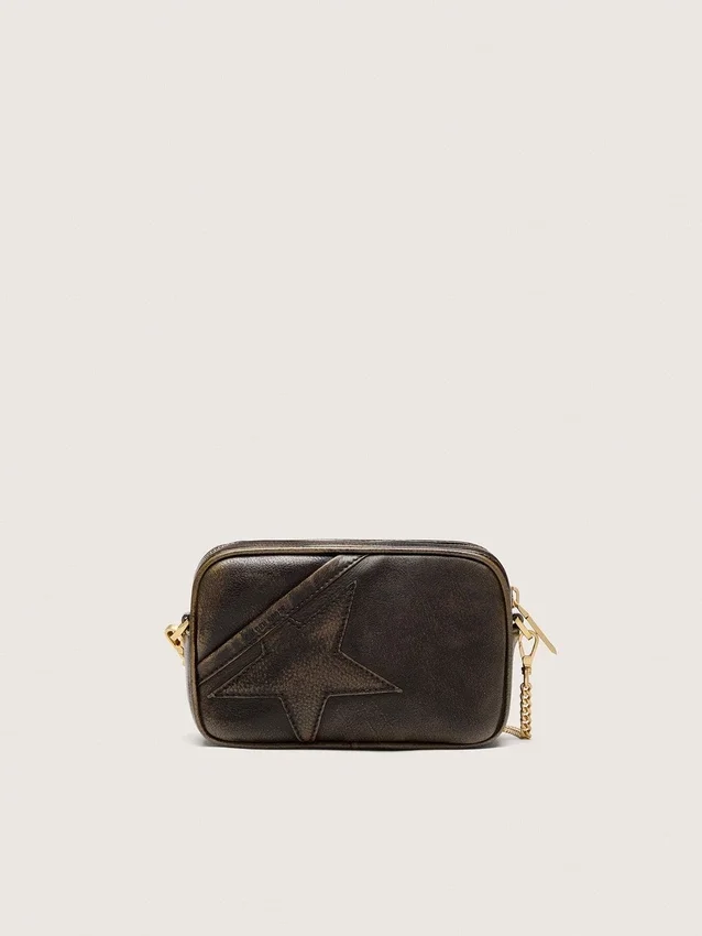 Star Bag Mini en cuero marrón oscuro desgastado con estrella tono sobre tono