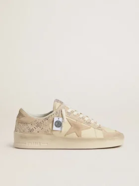 Stardan en gamuza y cuero color crema con cristales Swarovski y una estrella de gamuza