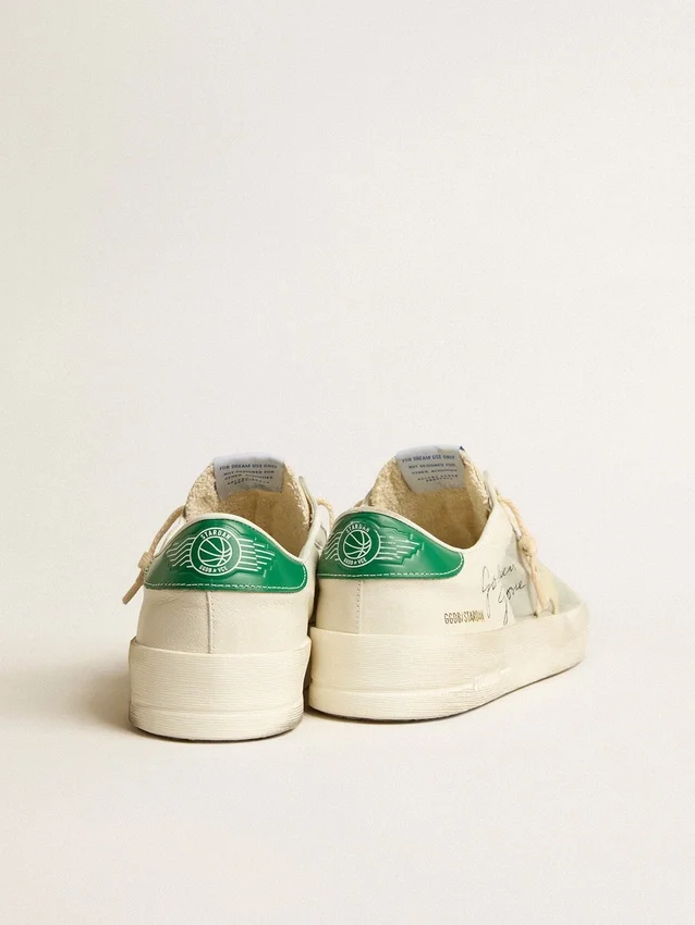 Stardan en piel napa blanca con estrella de piel color crema