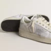 Stardan LTD en cuero blanco con estrella y lengüeta en el talón de gamuza gris hielo