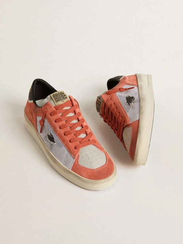 Stardan LTD en gamuza y malla color coral con estrella de cuero negro