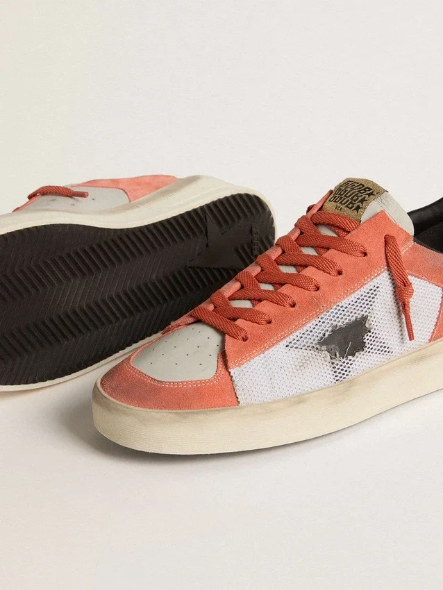 Stardan LTD en gamuza y malla color coral con estrella de cuero negro