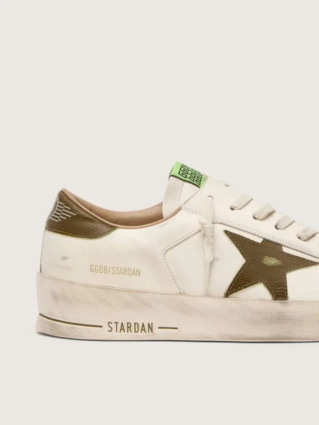 Stardan para hombre en cuero blanco con estrella y lengüeta en el talón de cuero con estampado de serpiente en verde militar