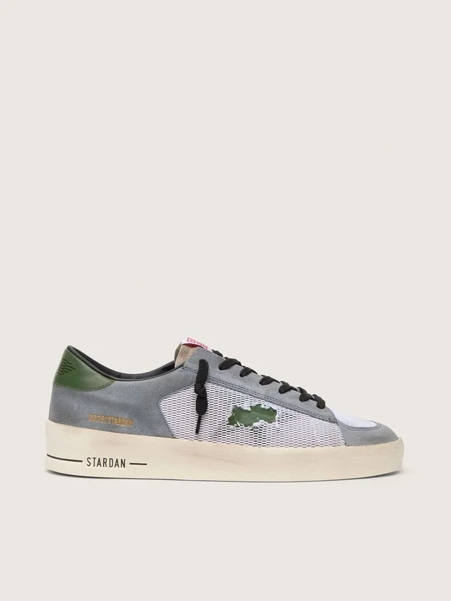 Stardan para hombre en gamuza azul polvo con estrella de cuero verde y lengüeta en el talón