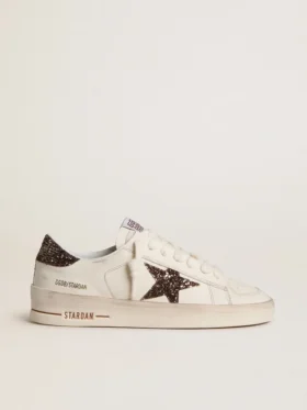 Stardan para mujer en cuero blanco con estrella marrón brillante y lengüeta en el talón