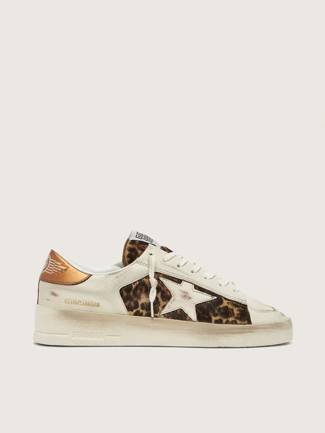 Stardan para mujer en cuero blanco y piel de potro con estampado de leopardo, con estrella de cuero blanco