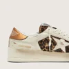 Stardan para mujer en cuero blanco y piel de potro con estampado de leopardo, con estrella de cuero blanco