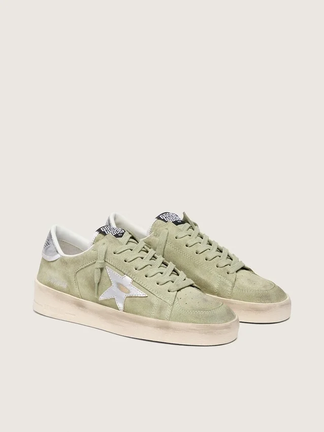 Stardan para mujer en gamuza verde salvia con estrella plateada metalizada