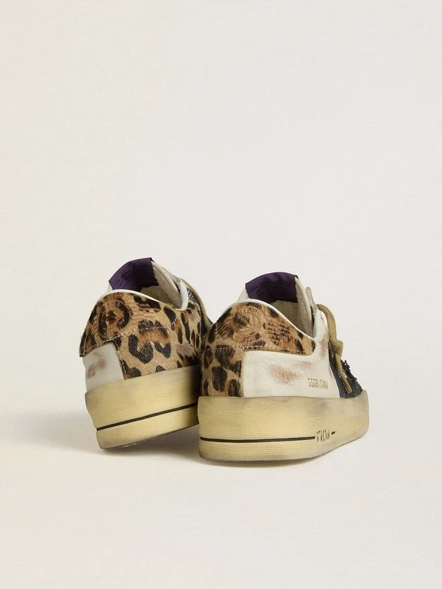 Stardan para mujer en napa y malla con lengüeta en el talón de piel de potro con estampado de leopardo