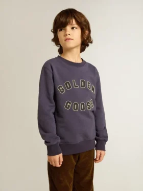 Sudadera azul violeta con el letrero de golden goose en el frente