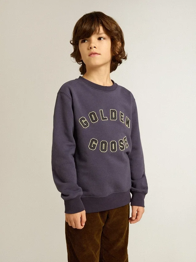 Sudadera azul violeta con el letrero de golden goose en el frente