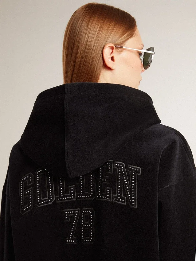 Sudadera de chenilla negra para mujer con bordado en la espalda