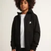 Sudadera negra con capucha, estrella blanca en contraste y logotipo