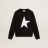 Sudadera negra para niños con una estrella grande blanca en el frente