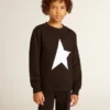 Sudadera negra para niños con una estrella grande blanca en el frente