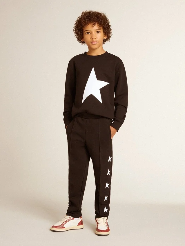 Sudadera negra para niños con una estrella grande blanca en el frente