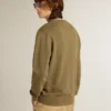 Sudadera para hombre en verde oliva con letras doradas