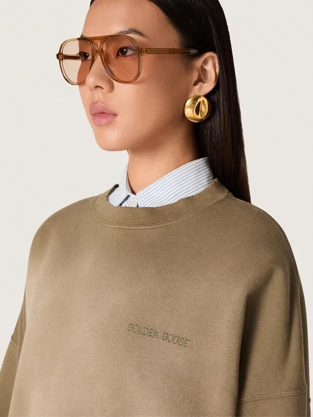 Sudadera unisex de algodón color verde militar con efecto desteñido y logotipo bordado