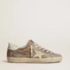 Super-Star en gamuza beige y cristales multicolores con estrella y lengüeta del talón de cuero color crema