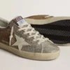 Super-Star en gamuza beige y cristales multicolores con estrella y lengüeta del talón de cuero color crema