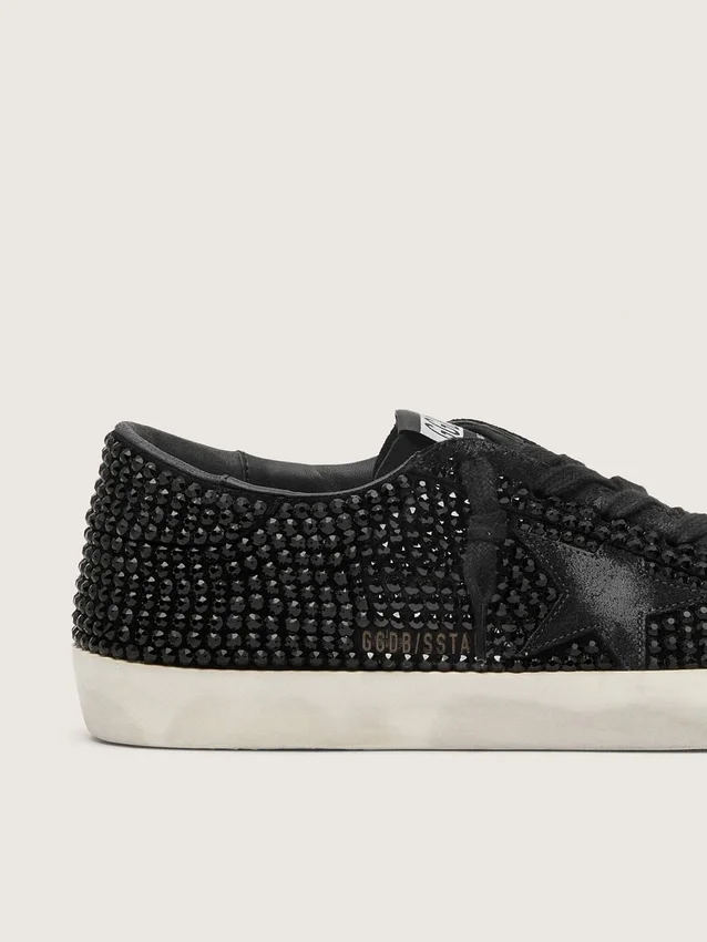 Super-Star en gamuza negra con cristales Swarovski y estrella de gamuza negra