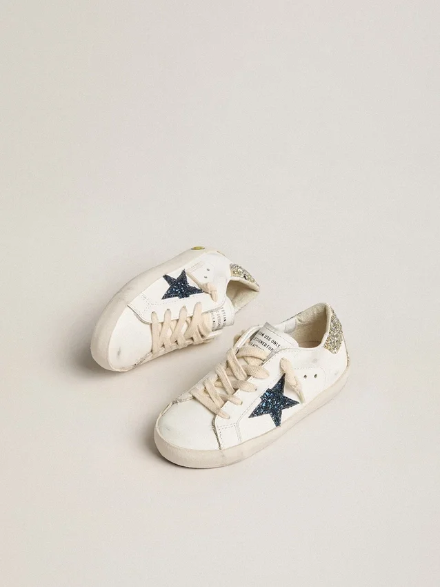 Super-Star Junior en cuero con estrella brillante y lengüeta en el talón