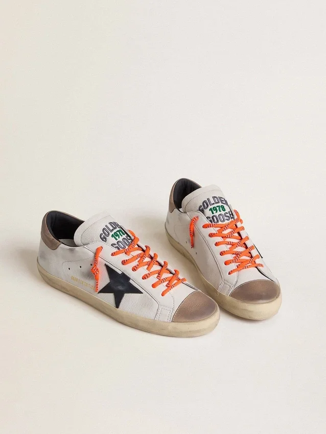 Super-Star LTD para hombre en cuero con estrella de cuero negro y lengüeta del talón de cuero beige