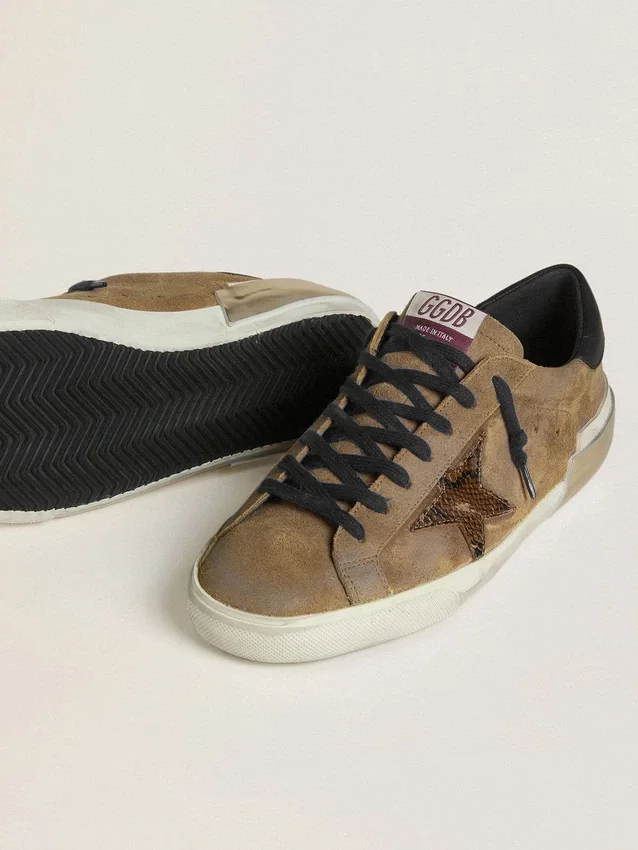 Super-Star LTD para hombre en gamuza encerada con estrella con estampado de pitón y lengüeta en el talón de piel napa