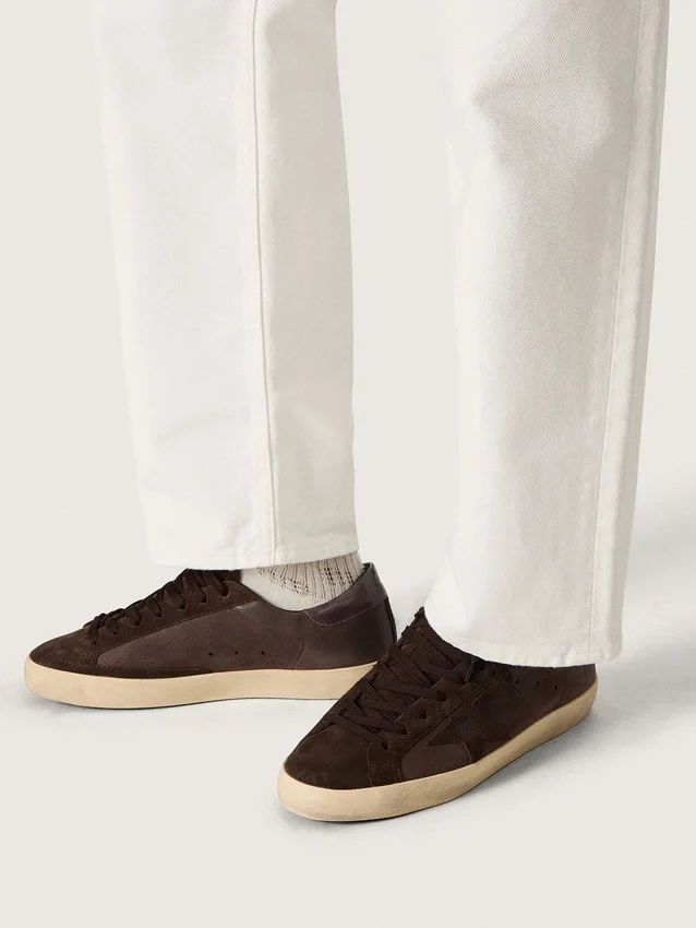 Super-Star LTD para hombre en nobuk marrón con estrella de gamuza y lengüeta del talón de cuero morado