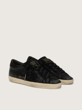 Super-Star LTD para mujer en cuero negro con estampado de cocodrilo, estrella de gamuza negra y lengüeta del talón
