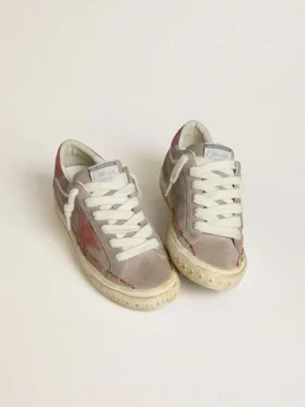 Super-Star LTD para mujer en gamuza gris con estrella y lengüeta del talón de gamuza encerada roja