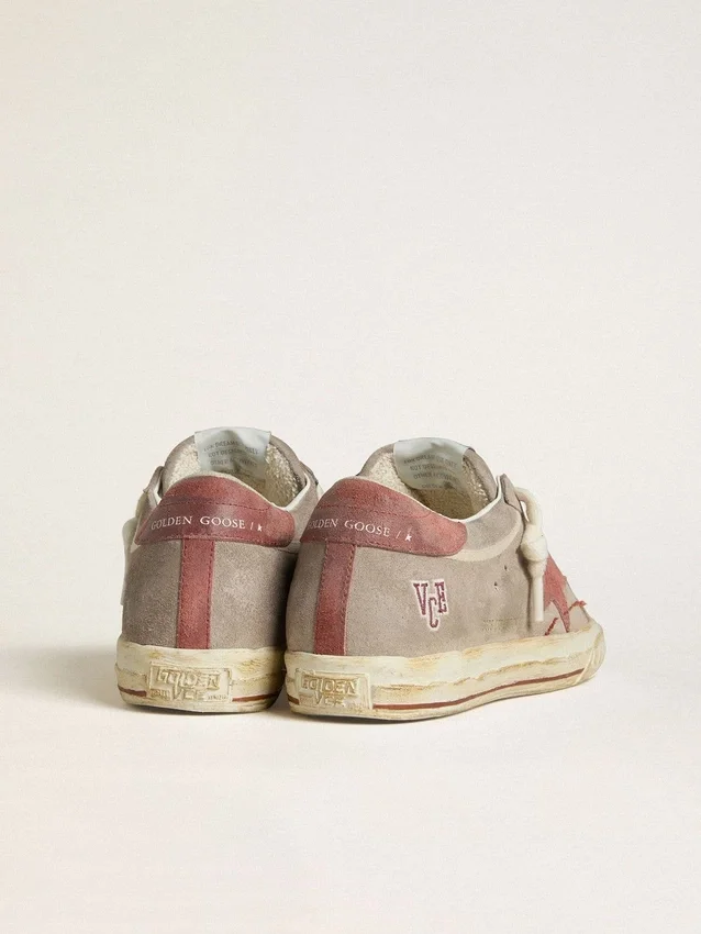 Super-Star LTD para mujer en gamuza gris con estrella y lengüeta del talón de gamuza encerada roja