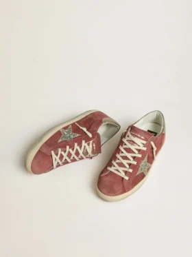 Super-Star LTD para mujer en gamuza roja con estrella plateada brillante y lengüeta del talón de cuero laminado