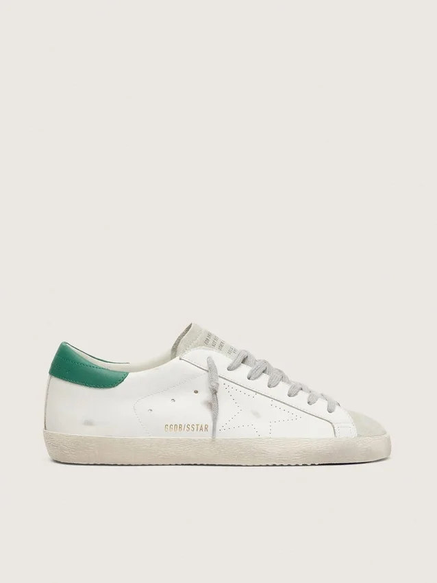 Super-Star para hombre con estrella perforada y lengüeta verde en el talón