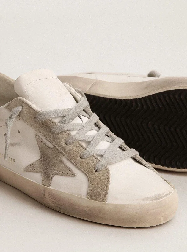 Super-Star para hombre con estrella y lengüeta del talón de gamuza gris