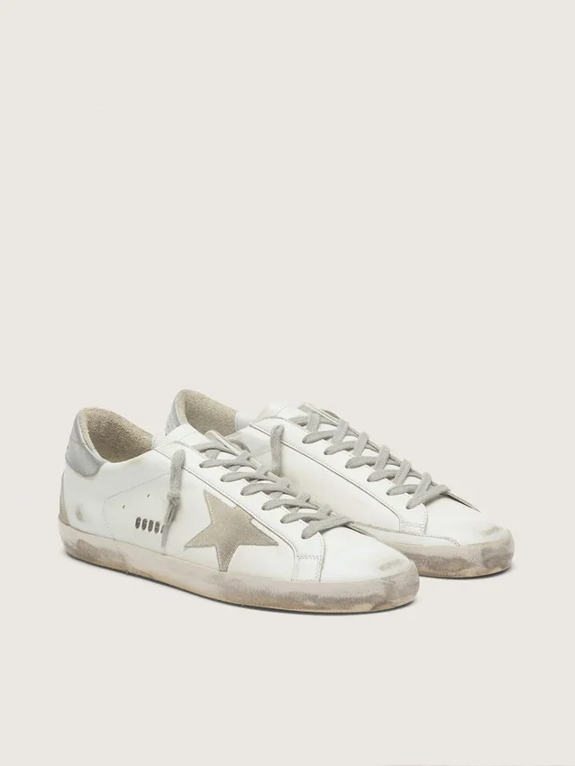 Super-Star para hombre con lengüeta plateada en el talón y letras