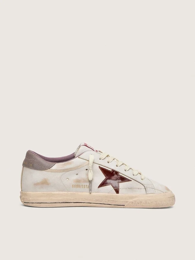 Super-Star para hombre en cuero blanco con estrella de cuero laminado color burdeos